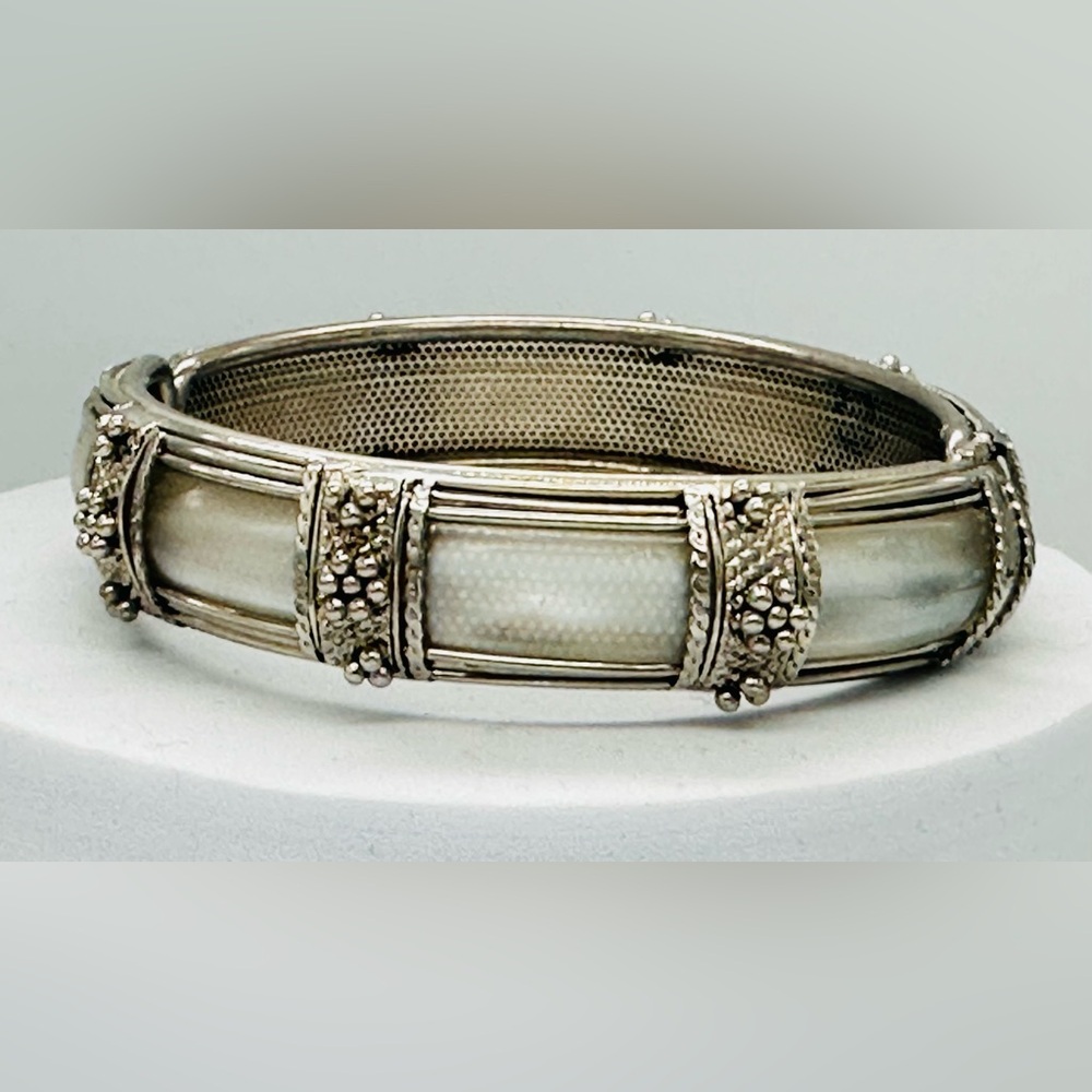 Silver Tone MOP Ornate Bangle Bracelet Hinge Clamper Bali Indian - Picture 2 of 4